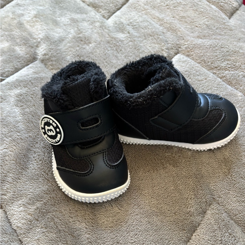 Black toddler snow Shoes with Fur Lining